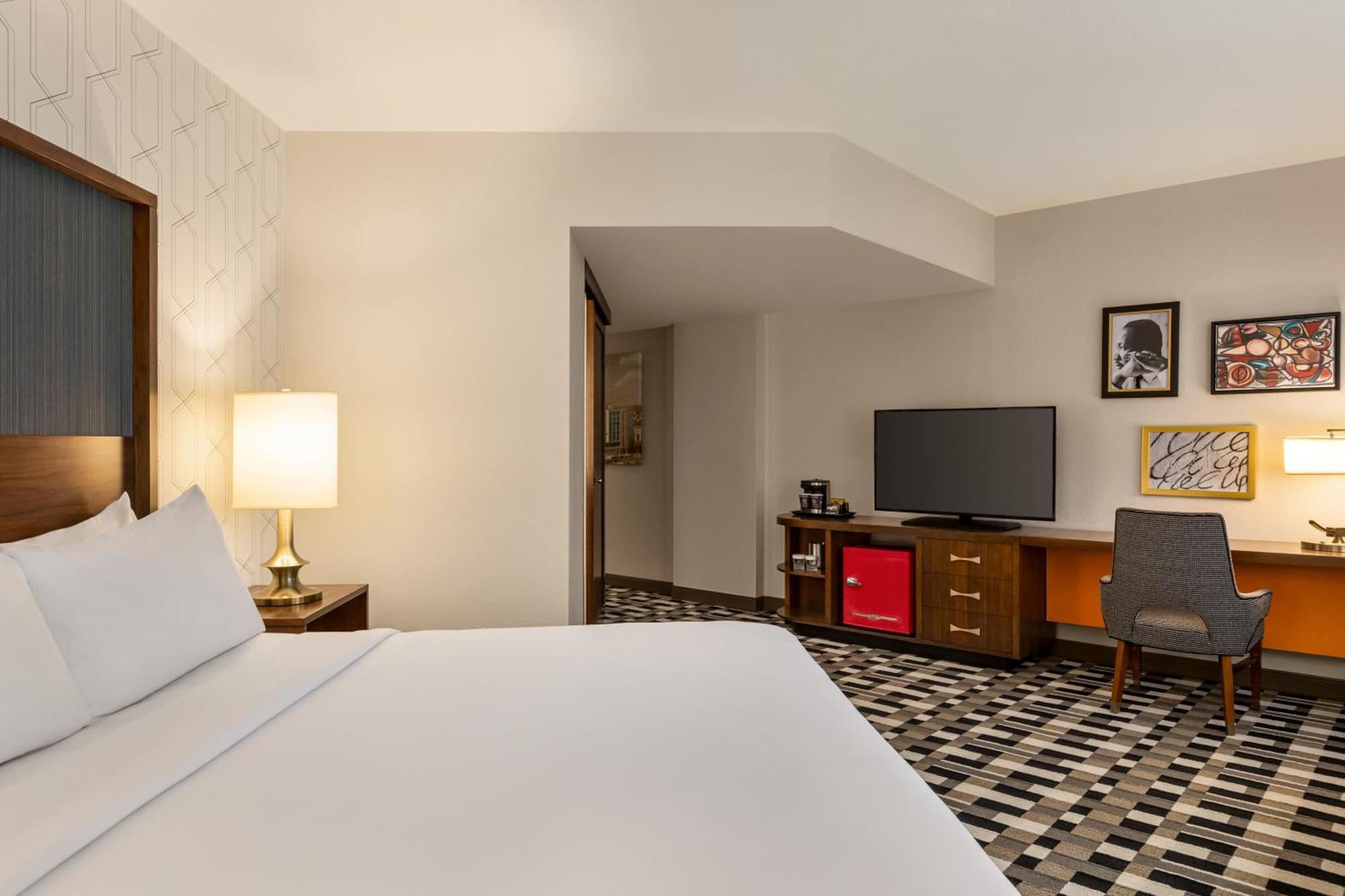 The American Downtown, Tapestry Collection By Hilton 4*